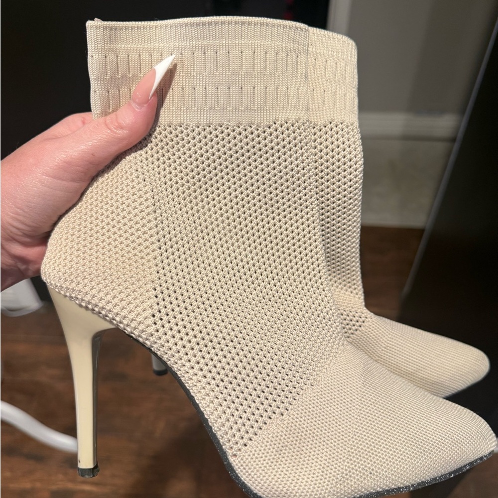 Elegant Beige Knit Ankle Boots